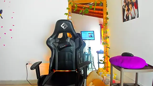 Susan Foxx online show from 18, 3, 2025