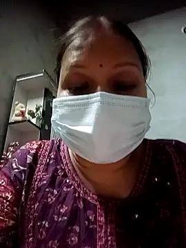 naughtymadam online show from 17, 4, 2026