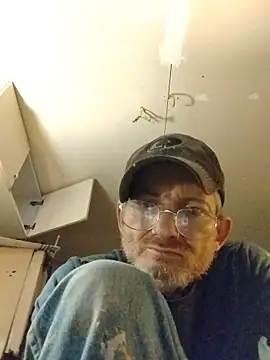 Snapshot of ROBERT0516 chatting on 22, 11, 2025 ROBERT0516 online show from 22, 11, 2025