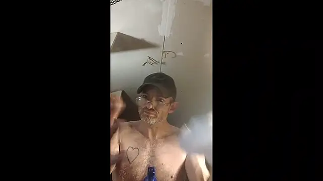 Snapshot of ROBERT0516 chatting on 28, 11, 2025 ROBERT0516 online show from 28, 11, 2025