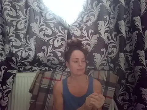 Snapshot of LindaStarS chatting on 16, 2, 2025 LindaStarS online show from 16, 2, 2025