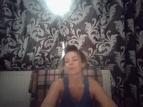 Snapshot of LindaStarS chatting on 17, 2, 2025 LindaStarS online show from 17, 2, 2025