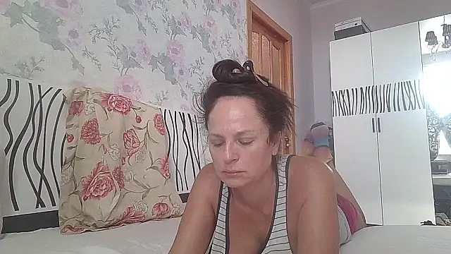 Snapshot of LindaStarS chatting on 11, 9, 2025 LindaStarS online show from 11, 9, 2025