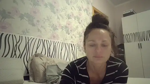 Snapshot of LindaStarS chatting on 18, 10, 2025 LindaStarS online show from 18, 10, 2025