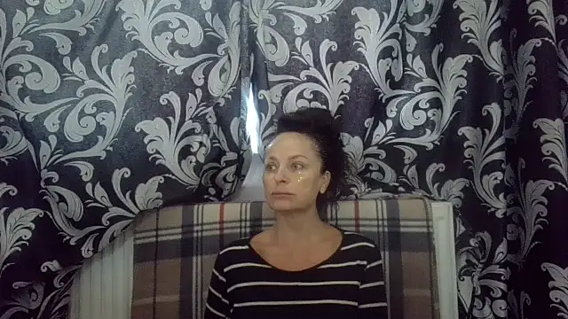 Snapshot of LindaStarS chatting on 19, 10, 2025 LindaStarS online show from 19, 10, 2025