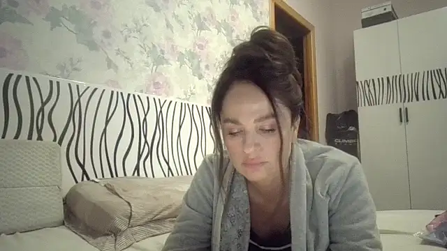 Snapshot of LindaStarS chatting on 25, 10, 2025 LindaStarS online show from 25, 10, 2025