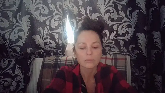 Snapshot of LindaStarS chatting on 28, 10, 2025 LindaStarS online show from 28, 10, 2025