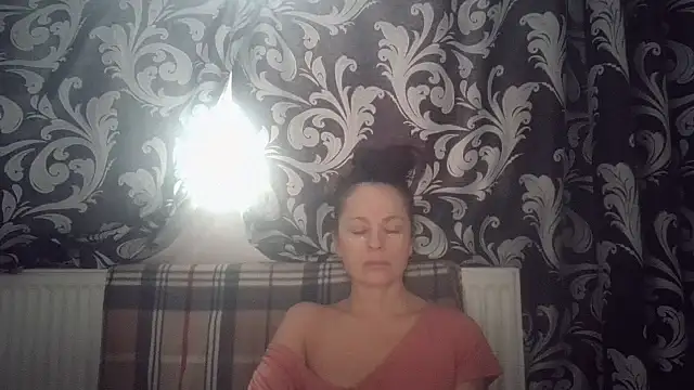 Snapshot of LindaStarS chatting on 2, 12, 2025 LindaStarS online show from 2, 12, 2025