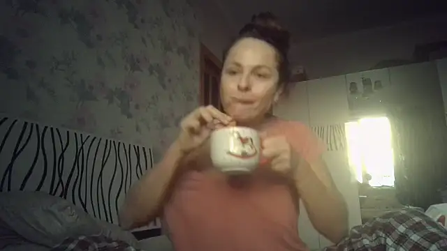 Snapshot of LindaStarS chatting on 16, 12, 2025 LindaStarS online show from 16, 12, 2025