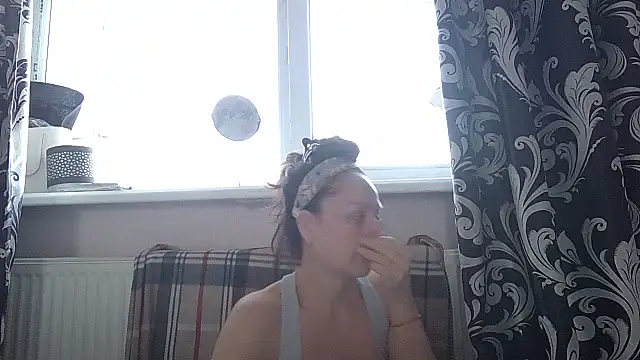 Snapshot of LindaStarS chatting on 7, 3, 2026 LindaStarS online show from 7, 3, 2026