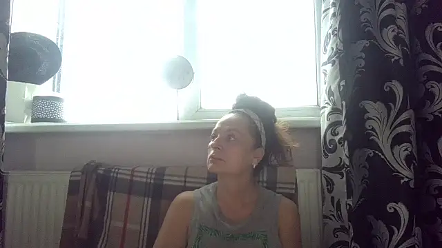 Snapshot of LindaStarS chatting on 3, 6, 2026 LindaStarS online show from 3, 6, 2026