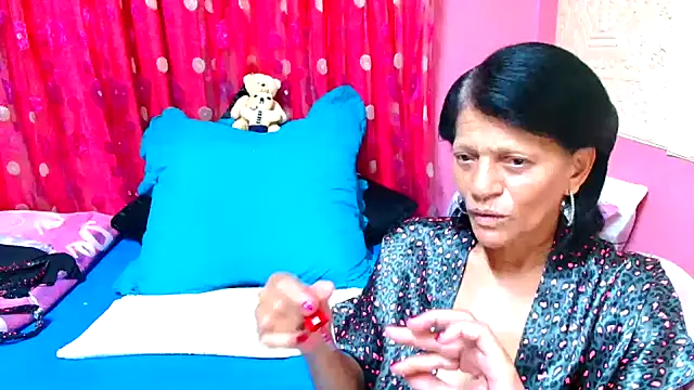 SLUTTYROXY online show from 10, 2, 2025