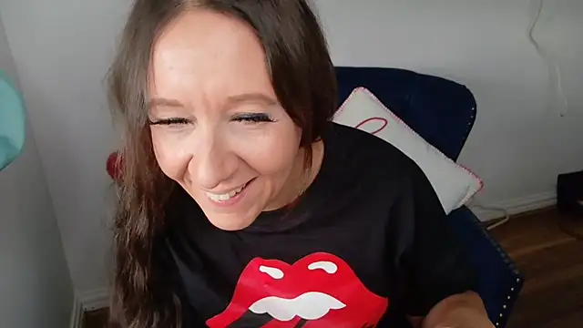 hotmilfmilly online show from 11, 9, 2025