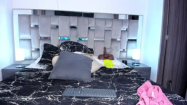 Snapshot of Cammiila chatting on 6, 3, 2025 Cammiila online show from 6, 3, 2025