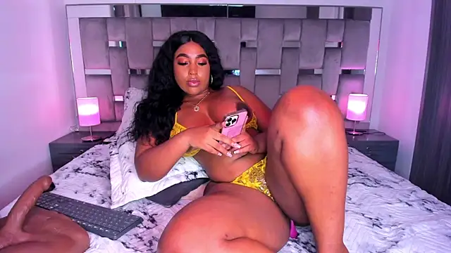 Snapshot of Cammiila chatting on 19, 3, 2025 Cammiila online show from 19, 3, 2025