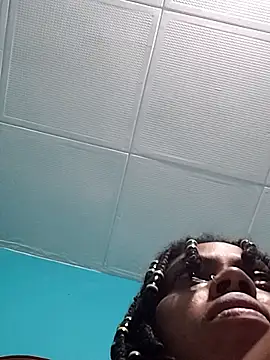 Snapshot of HONEYSWEETS_LIVE chatting on 6, 11, 2025 HONEYSWEETS LIVE online show from 6, 11, 2025