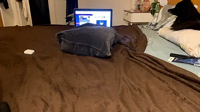 Snapshot of victoria97 chatting on 7, 1, 2025 victoria97 online show from 7, 1, 2025