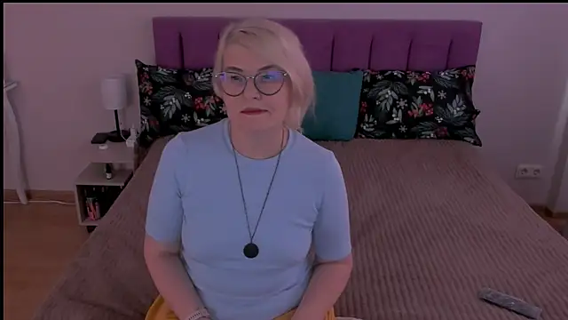 Snapshot of sabrinamacmarren chatting on 6, 2, 2025 sabrinamacmarren online show from 6, 2, 2025