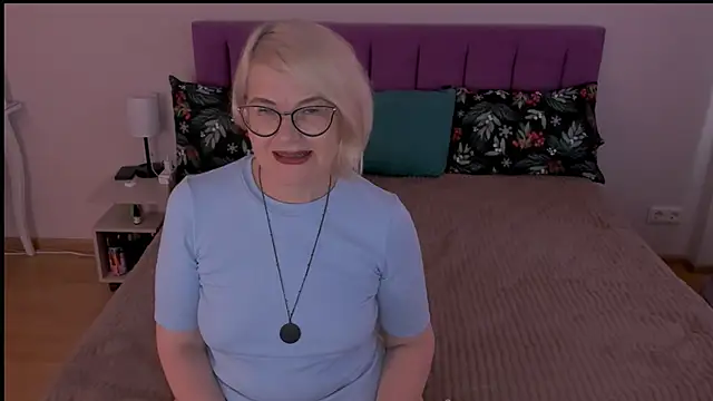 Snapshot of sabrinamacmarren chatting on 6, 2, 2025 sabrinamacmarren online show from 6, 2, 2025