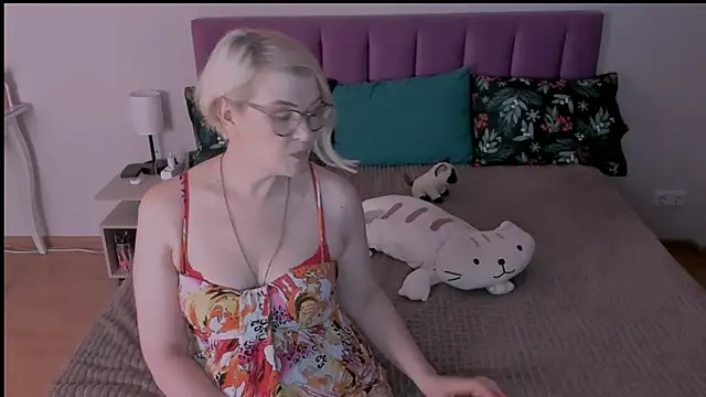 Snapshot of sabrinamacmarren chatting on 7, 2, 2025 sabrinamacmarren online show from 7, 2, 2025