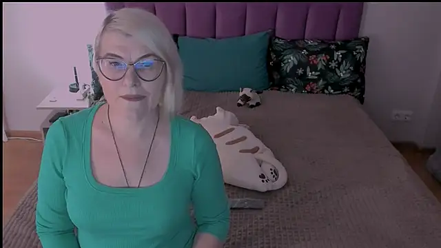 Snapshot of sabrinamacmarren chatting on 12, 2, 2025 sabrinamacmarren online show from 12, 2, 2025