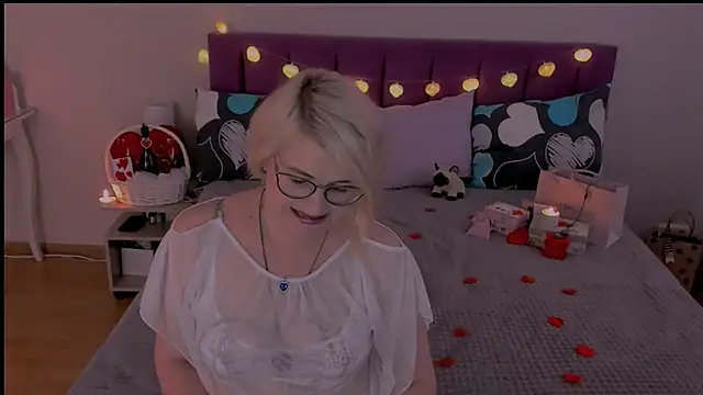 Snapshot of sabrinamacmarren chatting on 14, 2, 2025 sabrinamacmarren online show from 14, 2, 2025