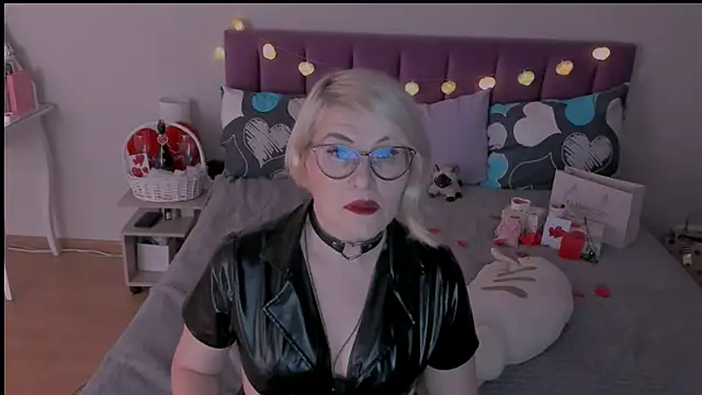 Snapshot of sabrinamacmarren chatting on 14, 2, 2025 sabrinamacmarren online show from 14, 2, 2025