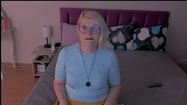 Snapshot of sabrinamacmarren chatting on 15, 2, 2025 sabrinamacmarren online show from 15, 2, 2025