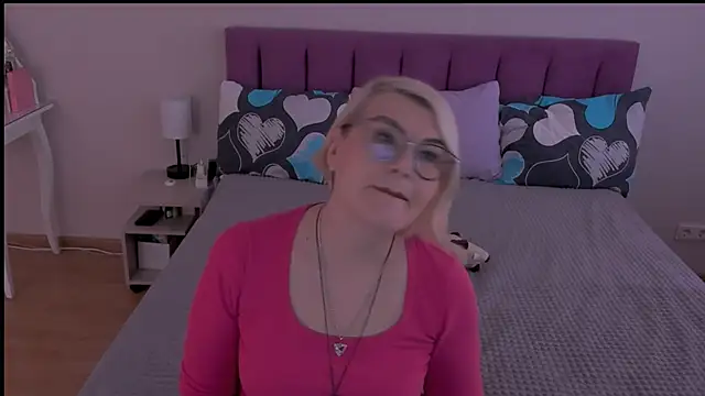 Snapshot of sabrinamacmarren chatting on 16, 2, 2025 sabrinamacmarren online show from 16, 2, 2025