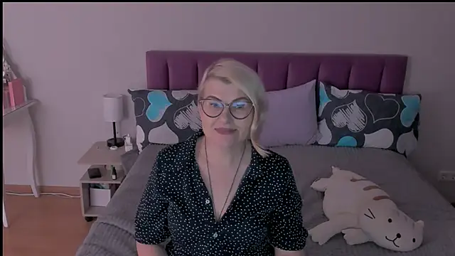 Snapshot of sabrinamacmarren chatting on 20, 2, 2025 sabrinamacmarren online show from 20, 2, 2025