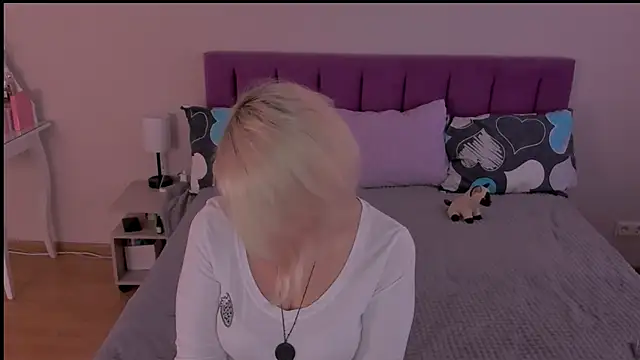 Snapshot of sabrinamacmarren chatting on 22, 2, 2025 sabrinamacmarren online show from 22, 2, 2025