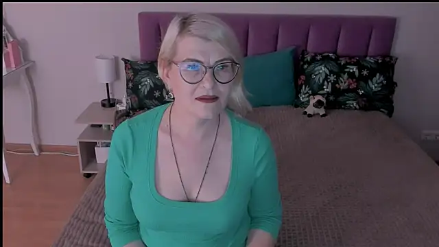 Snapshot of sabrinamacmarren chatting on 28, 2, 2025 sabrinamacmarren online show from 28, 2, 2025