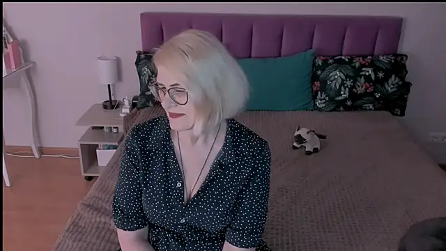 Snapshot of sabrinamacmarren chatting on 2, 3, 2025 sabrinamacmarren online show from 2, 3, 2025