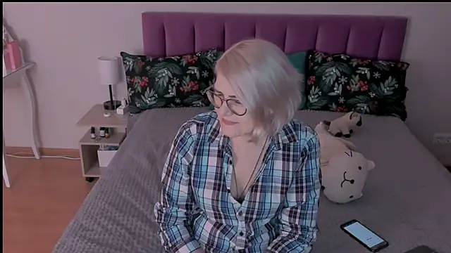 Snapshot of sabrinamacmarren chatting on 7, 3, 2025 sabrinamacmarren online show from 7, 3, 2025