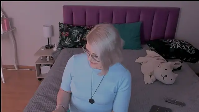 Snapshot of sabrinamacmarren chatting on 8, 3, 2025 sabrinamacmarren online show from 8, 3, 2025