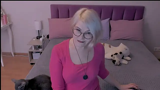 Snapshot of sabrinamacmarren chatting on 9, 3, 2025 sabrinamacmarren online show from 9, 3, 2025