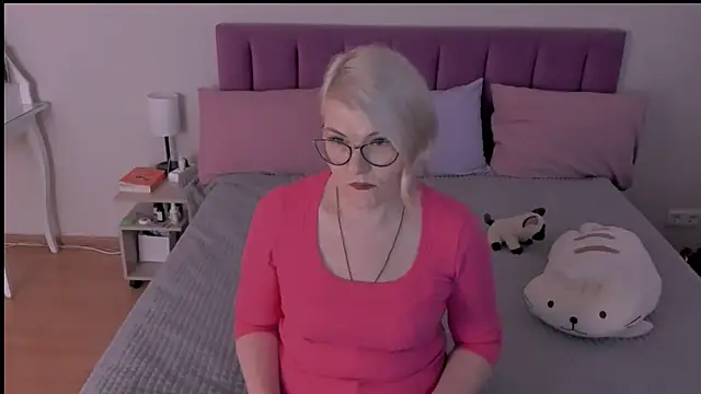 Snapshot of sabrinamacmarren chatting on 12, 3, 2025 sabrinamacmarren online show from 12, 3, 2025