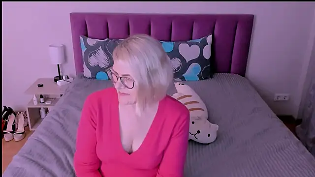 Snapshot of sabrinamacmarren chatting on 9, 9, 2025 sabrinamacmarren online show from 9, 9, 2025