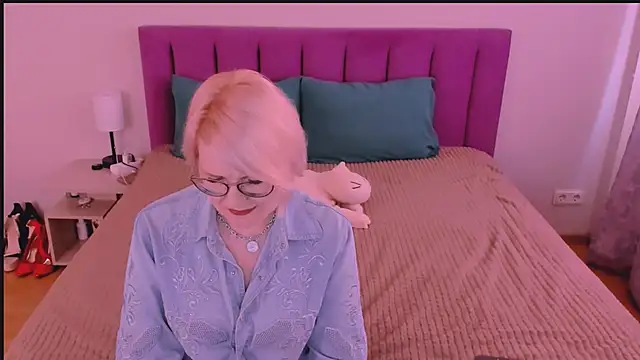 Snapshot of sabrinamacmarren chatting on 11, 9, 2025 sabrinamacmarren online show from 11, 9, 2025