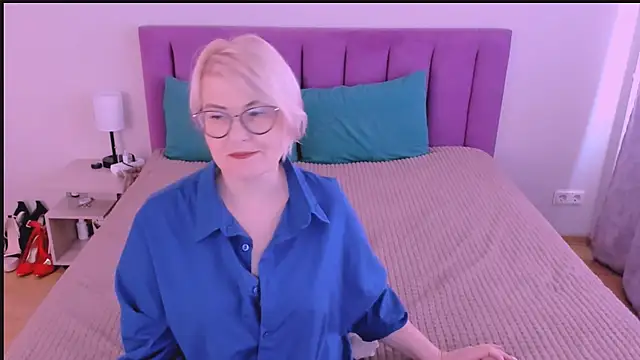 Snapshot of sabrinamacmarren chatting on 12, 9, 2025 sabrinamacmarren online show from 12, 9, 2025