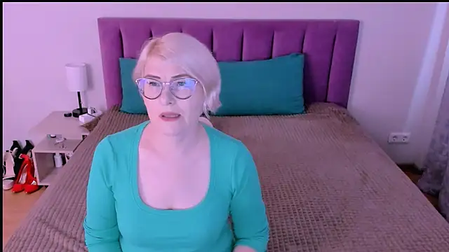 Snapshot of sabrinamacmarren chatting on 13, 9, 2025 sabrinamacmarren online show from 13, 9, 2025