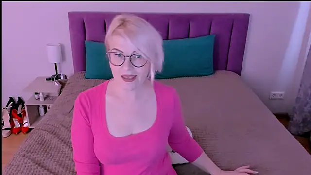 Snapshot of sabrinamacmarren chatting on 21, 9, 2025 sabrinamacmarren online show from 21, 9, 2025