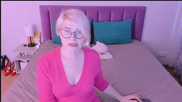 Snapshot of sabrinamacmarren chatting on 26, 9, 2025 sabrinamacmarren online show from 26, 9, 2025