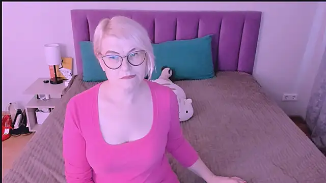 Snapshot of sabrinamacmarren chatting on 27, 9, 2025 sabrinamacmarren online show from 27, 9, 2025