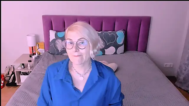 Snapshot of sabrinamacmarren chatting on 12, 10, 2025 sabrinamacmarren online show from 12, 10, 2025