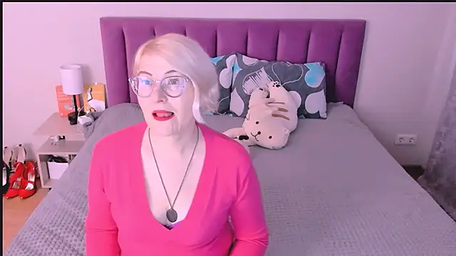 Snapshot of sabrinamacmarren chatting on 14, 10, 2025 sabrinamacmarren online show from 14, 10, 2025