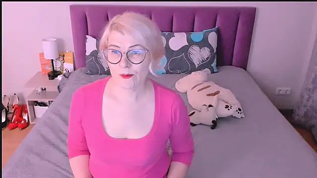 Snapshot of sabrinamacmarren chatting on 16, 10, 2025 sabrinamacmarren online show from 16, 10, 2025