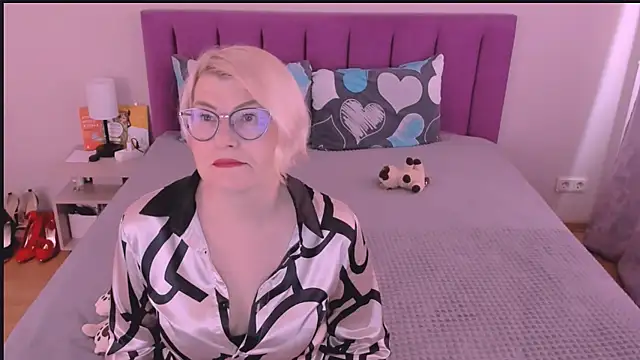 Snapshot of sabrinamacmarren chatting on 18, 10, 2025 sabrinamacmarren online show from 18, 10, 2025