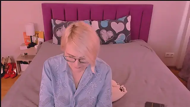 Snapshot of sabrinamacmarren chatting on 19, 10, 2025 sabrinamacmarren online show from 19, 10, 2025