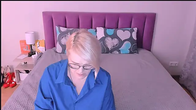 Snapshot of sabrinamacmarren chatting on 21, 10, 2025 sabrinamacmarren online show from 21, 10, 2025